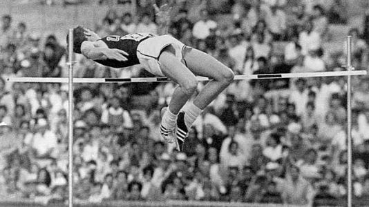 Efemèride 20 octubre | El salt que va canviar l’atletisme per sempre (i la física de l’esport)